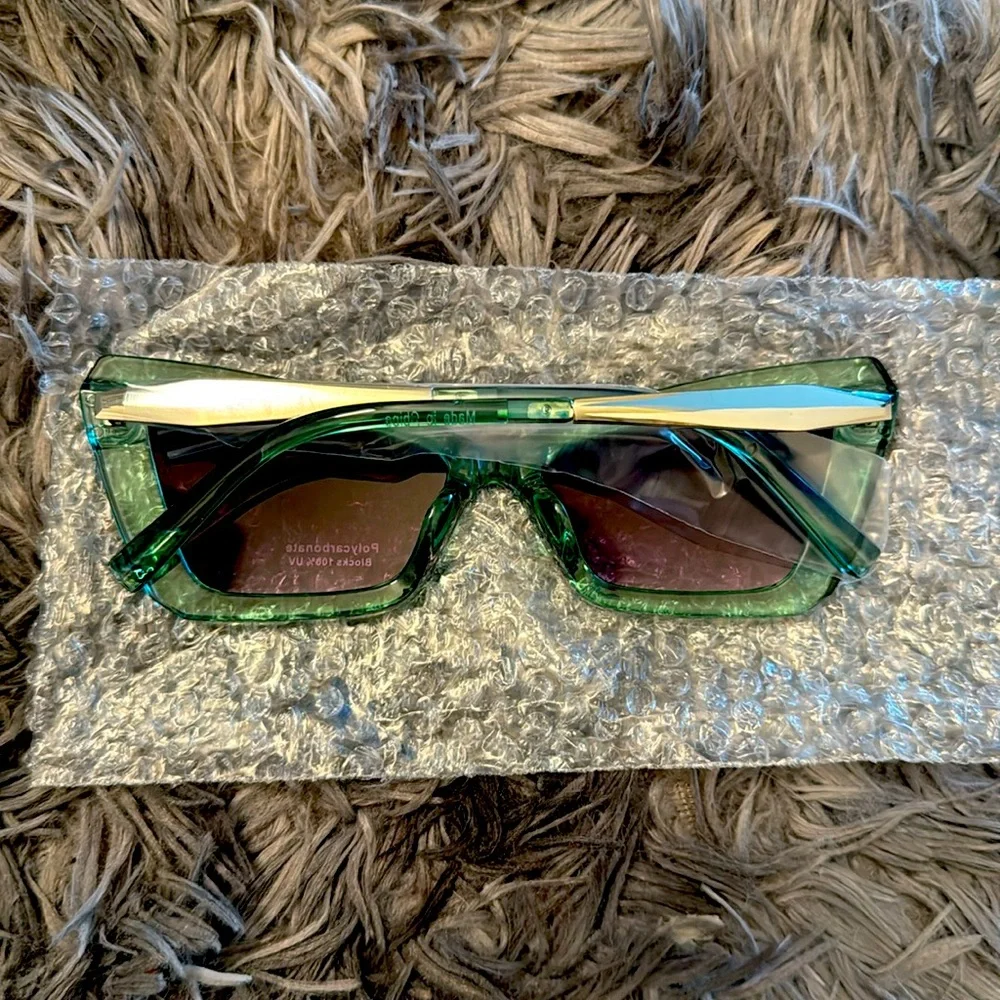 Kate Cat-Eye Sunglasses NEW 🏷️